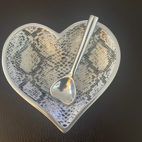 Heart Dish With Matching Heart Spoon - Picture 3 of 4